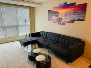 Spacious Apartment Near Stampede & Train Station